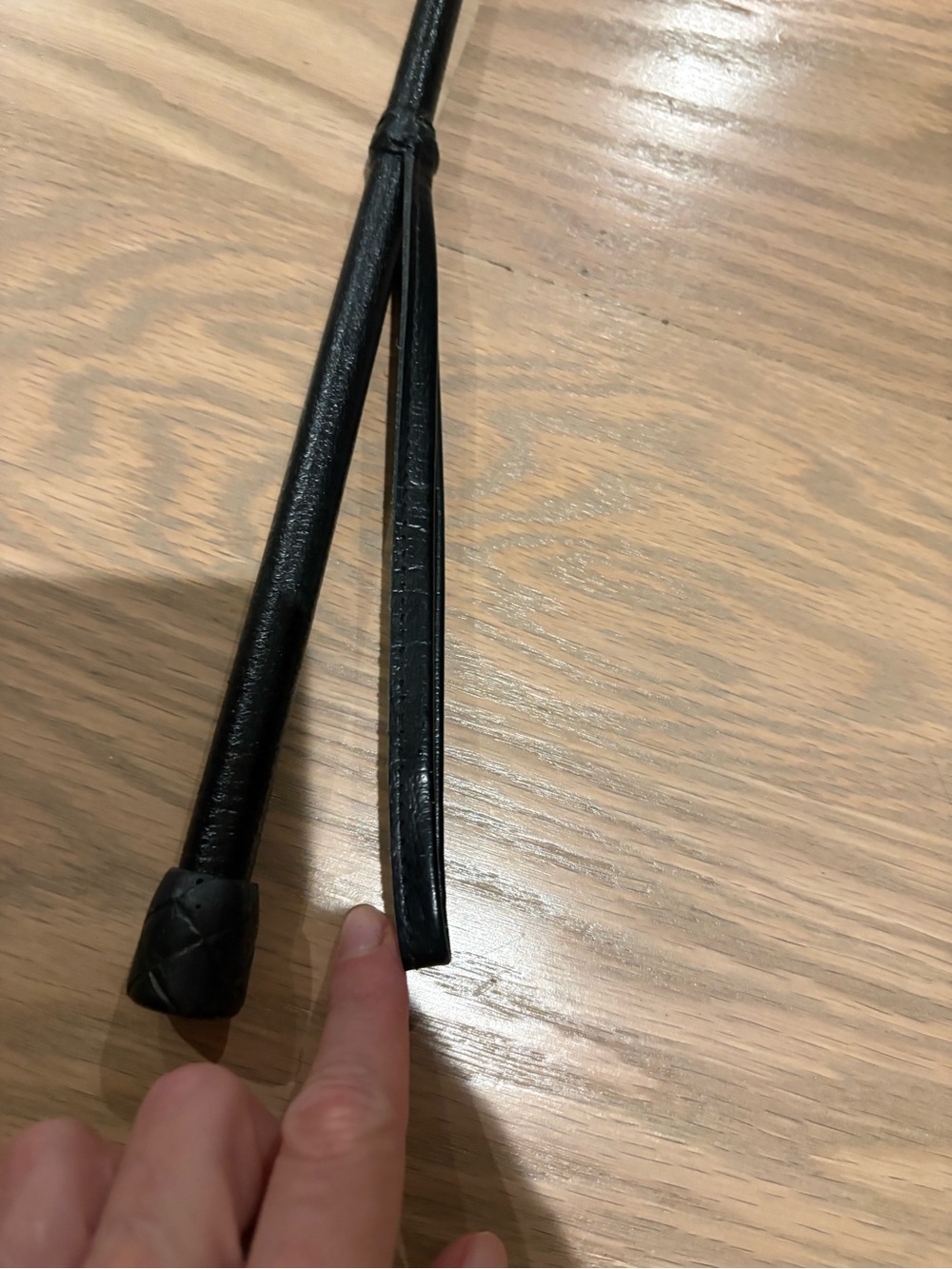 Black Leather Riding Crop - Picture 5 of 8